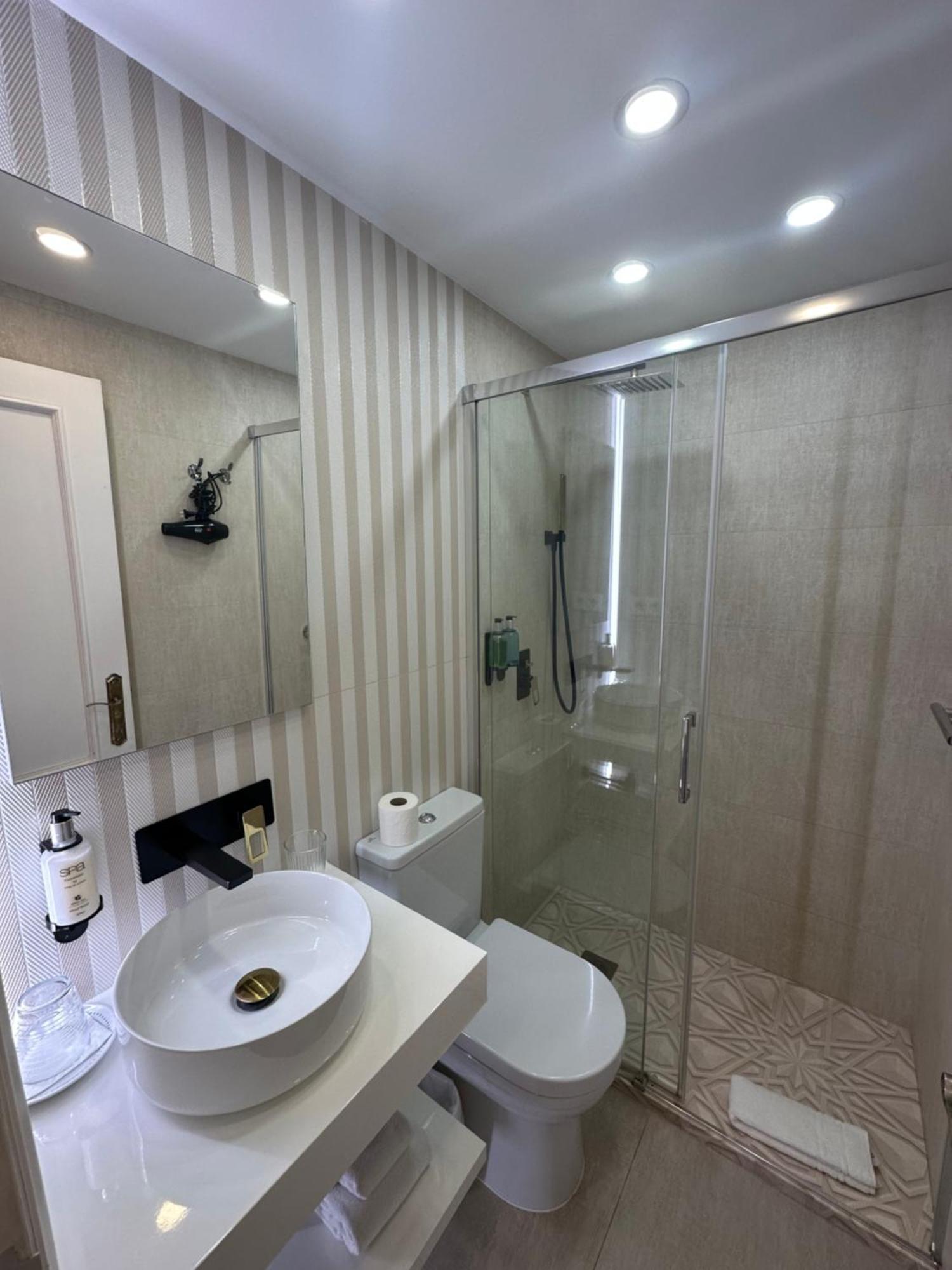 Single Room Private Bathroom