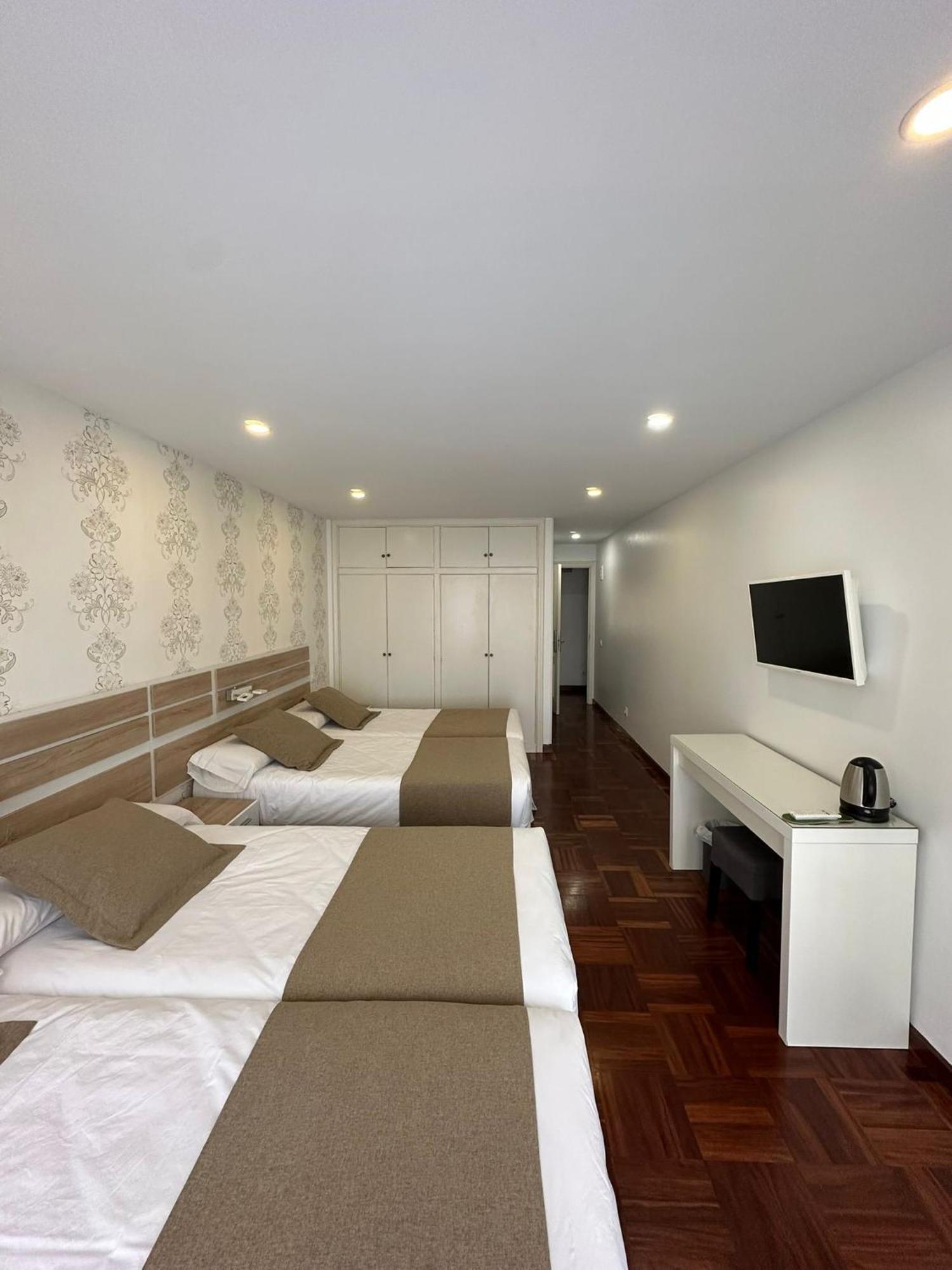 Quadruple Room Private Bathroom