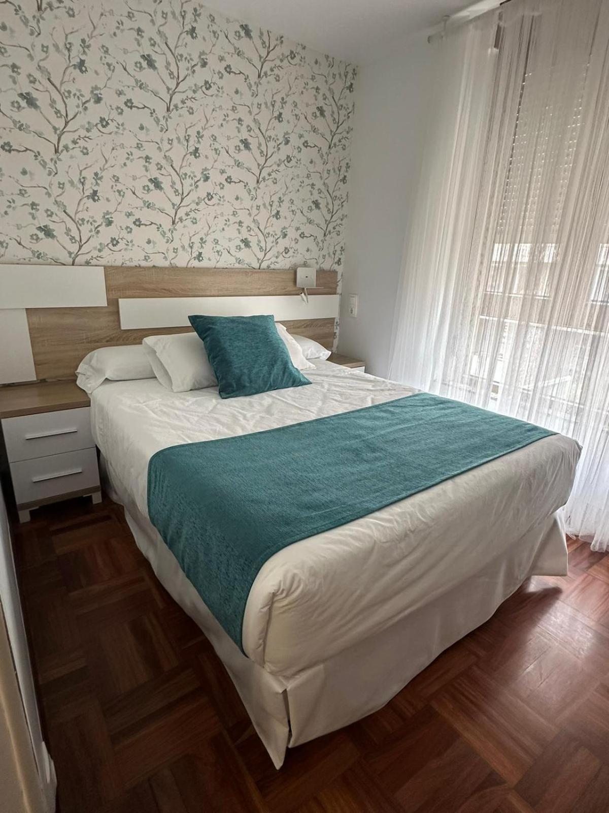Single Room Private Bathroom